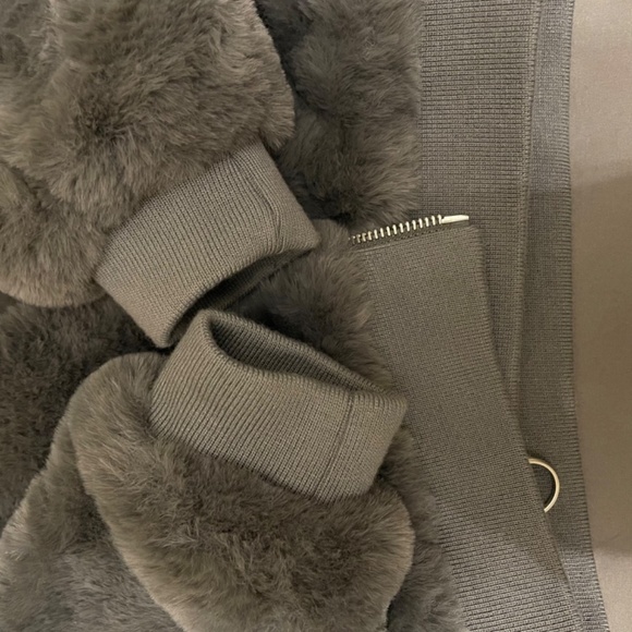 Fluffy faux fur hoody sweater grey - Picture 5 of 9